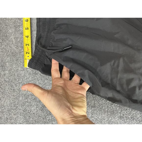 Lululemon Shorts S Pace Breaker Linerless Black Workout Gym Athletic Performance - Picture 9 of 13